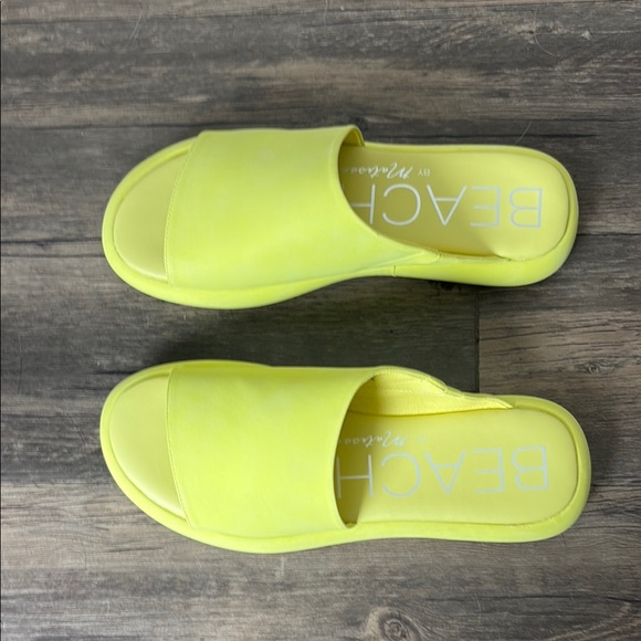 Matisse Bright Yellow Slides - Picture 6 of 10